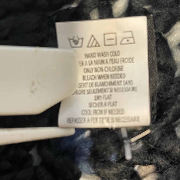 12x76” echo blue gray  knit acylic rectangle scarf - Picture 3 of 5